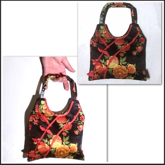 Handbags - EUC Cute Silk Floral Mini Handbag